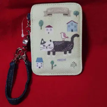 [새상품] 퍼프모찌 릴 달린 패스케이스 마틸다 패턴 (패트롤)