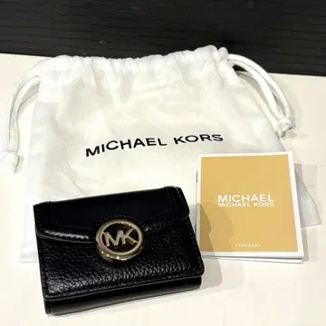 미사용 새상품 마이클코어스 블랙 3단 폴더형 지갑 컴팩트 미니