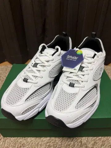 LACOSTE STORM 96 2K 화이트 스니커즈