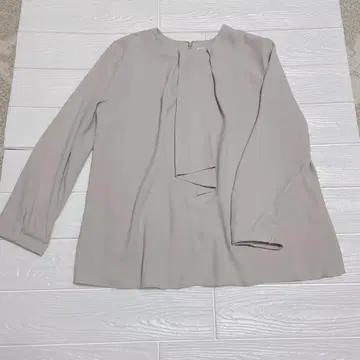 플라스테 드레이프 블라우스 M 사이즈