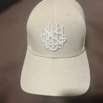 KingGnu 자수 로고 캡 베이지