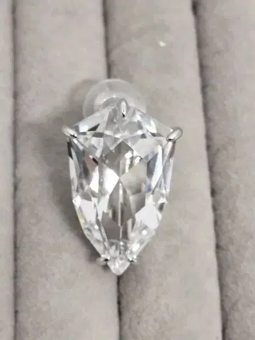 스와로브스키 대형 크리스탈 귀찌 한쪽