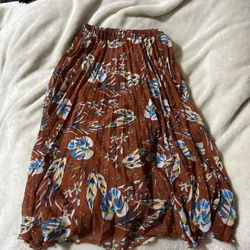 브라운 플라워 프린트 플레어 스커트