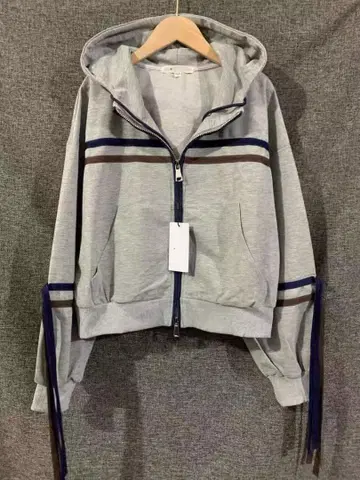 그레이 후드 부착 후드티 스트라이프 디자인