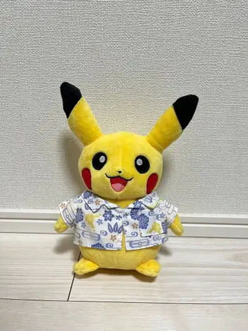 카리유시 웨어 피카츄 오키나와 한정판 하늘 나는 피카츄