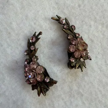 미하엘 네그린 꽃 모티브 귀찌