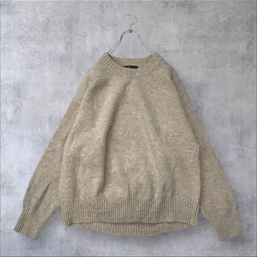 새상품급 어반리서치 로쏘 울 혼방 백 볼륨 절개 니트 BE