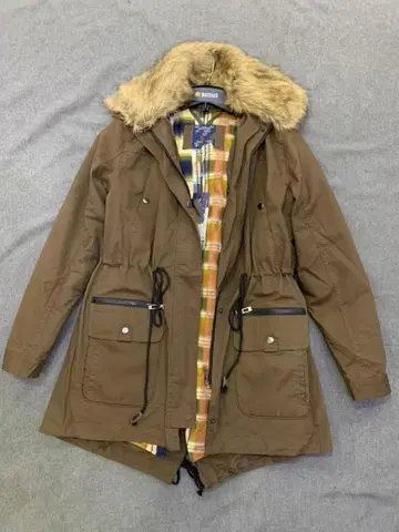 브라운 퍼 달린 모즈 코트