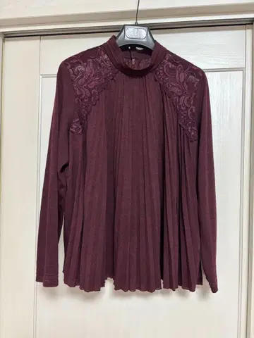 인포트 로사 레이스 장식 플리츠 긴팔 상의 46