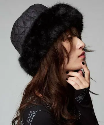 블랙 퀼팅 퍼 버킷 햇 모드
