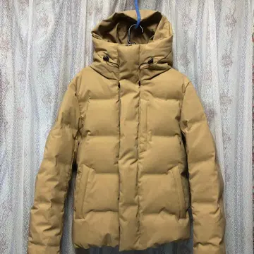 JUNRED 베이지 후드 부착 다운 자켓