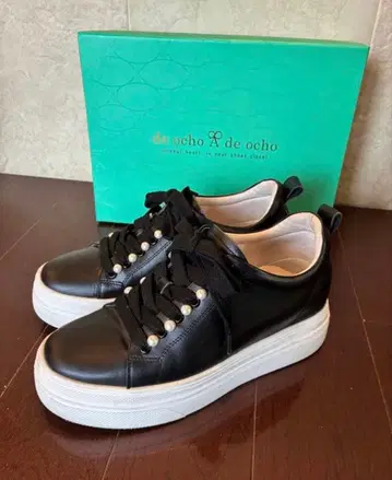 블랙 통굽 스니커즈