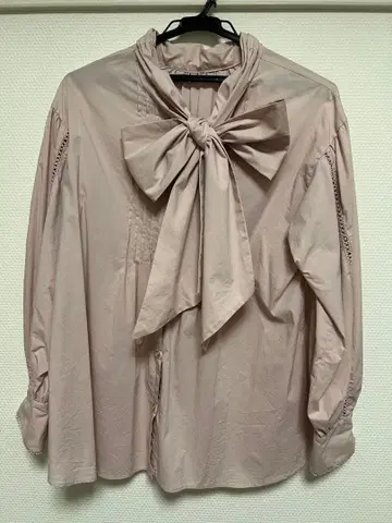 리본 포함 긴팔 셔츠 핑크