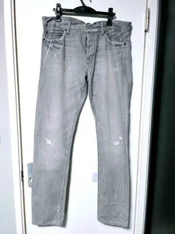 Armani Exchange 데미지 데님 팬츠 라이트 그레이