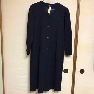 울 네이비 꽃무늬 자수 긴팔 무릎 기장 원피스