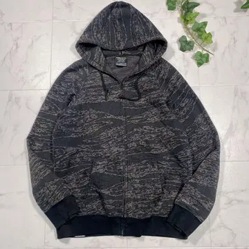 XL 백 채널 풀 집업 후드티 타이거 카모