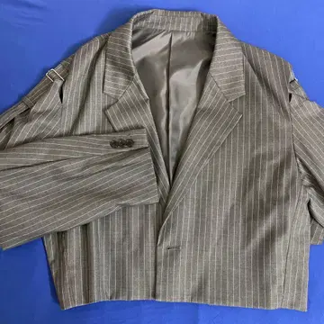 그레이 스트라이프 크롭 자켓