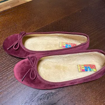 버건디 리본 포함 발레 슈즈