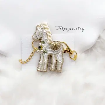 핸드메이드 비즈 자수 말 브로치(키링) 재판매