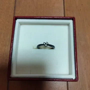 블랙 링 3개의 스톤 부착