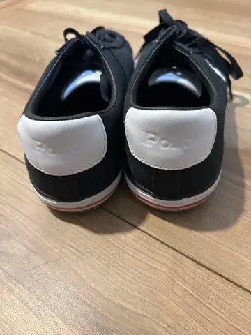 Polo 블랙 스니커즈