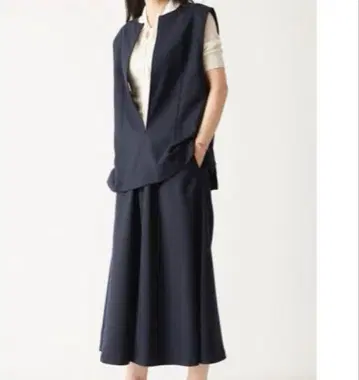 cccmalie(씨마리) 네이비 V넥 베스트 개더 플레어 스커트 38