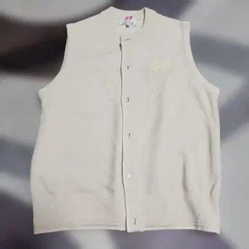 MASTER BUNNY EDITION 슬리브리스 베스트 아이보리