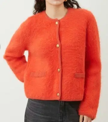 미라 오웬 금장 버튼 짧은 기장 알파카 니트 가디건 자켓