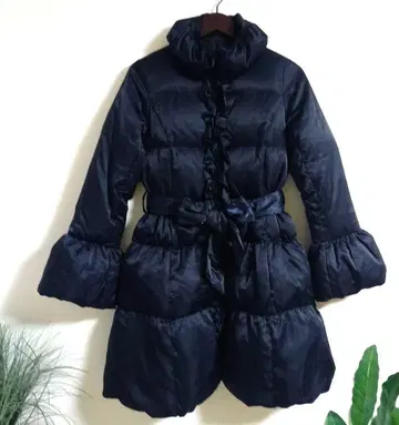 &LOVE 프릴 장식 네이비 다운 코트