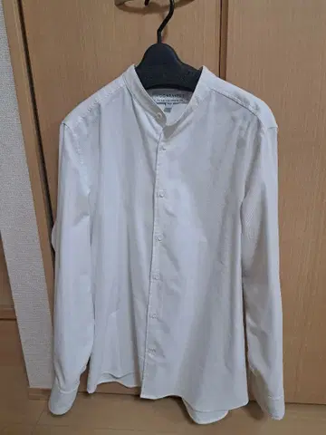 MOONRAKERS 화이트 버튼다운 셔츠 L 사이즈