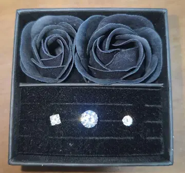 전 연인에게 받은 귀걸이