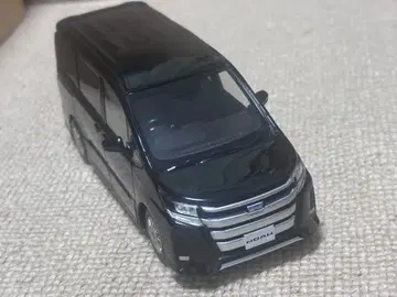 도요타 80계 이후 노아 컬러 샘플 미니카 블랙