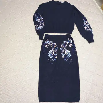 새상품급 Snidel 네이비 자수 셋업 자수 F