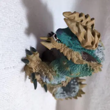 몬헌 피규어 진오우거 약 10cm