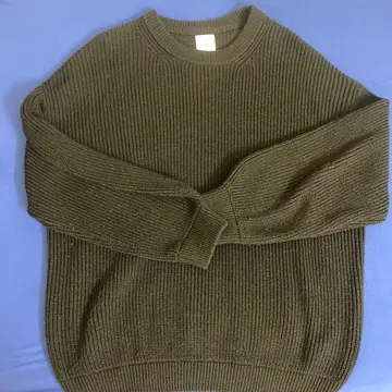 Lui's 다크 그린 리브 스웨터