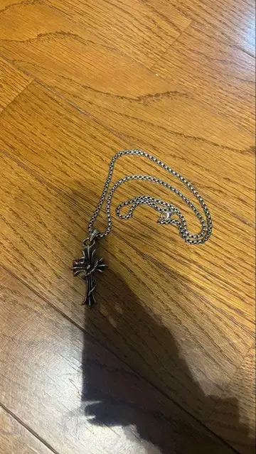 실버 크로스형 펜던트 목걸이