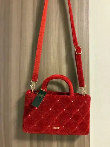 미사용 새상품 보증 페이러 유니 숄더백 빨간색 레드 크리스마스