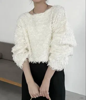 프린지 보트넥 풀오버 CAPRICIEUX LE'MAGE