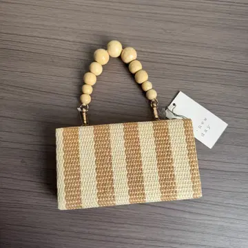 스트라이프 짜임 소재 클러치백