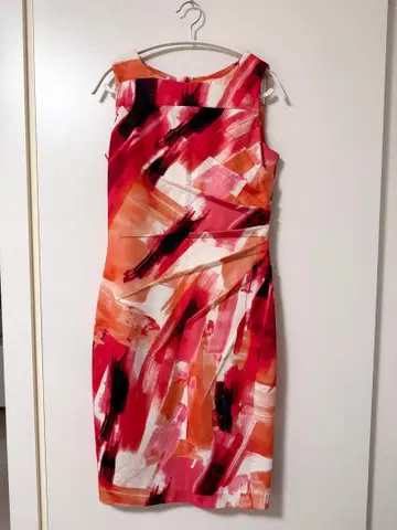 [캘빈 클라인] 슬리브리스 원피스