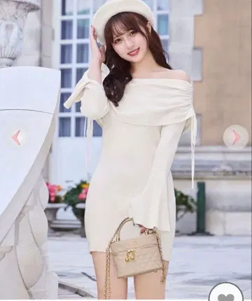 Cherimi 오프숄더 플레어 슬리브 원피스