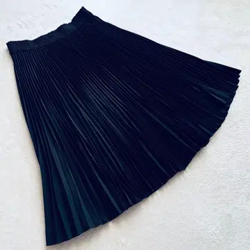 새상품급 올 시즌 [ FREE ] 플리츠 스커트 블랙 얇은 소재