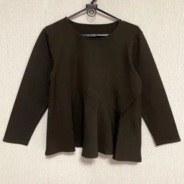 [ 새상품급 ] PRIORITY 프라이오리티 페플럼 티셔츠 롱티 브라운