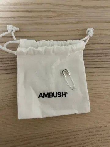 AMBUSH 앰부쉬 안전핀 귀걸이 실버 925