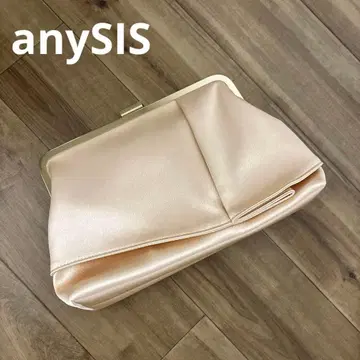 anySIS 핑크 베이지 새틴 클러치백 골드 금장 장식