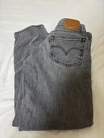 Levi's 그레이 스트레이트 청바지
