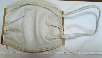 라이트 베이지 가죽 파우치