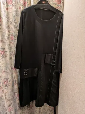 비대칭 블랙 롱 원피스