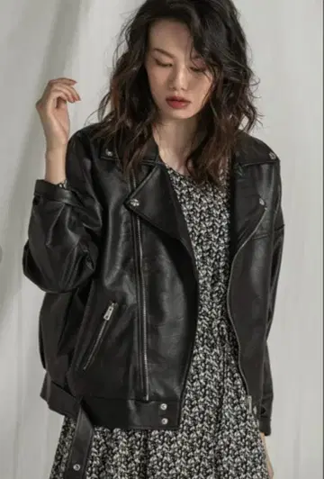 블랙 가죽 라이더 자켓 fifth