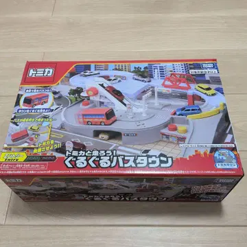 [ 미사용 미개봉 새상품 ] 토미카 빙글빙글 바스타운